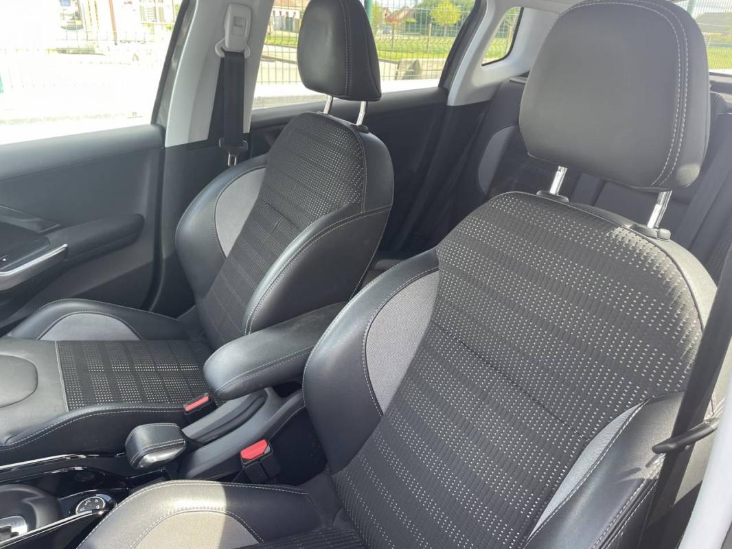 Peugeot 2008 - 1.2 Puretech 110 S&amp;S EAT6 ALLURE BUS.